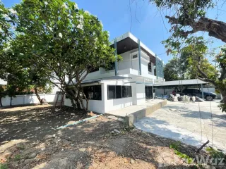 For rent retail Space in Din Daeng, Bangkok