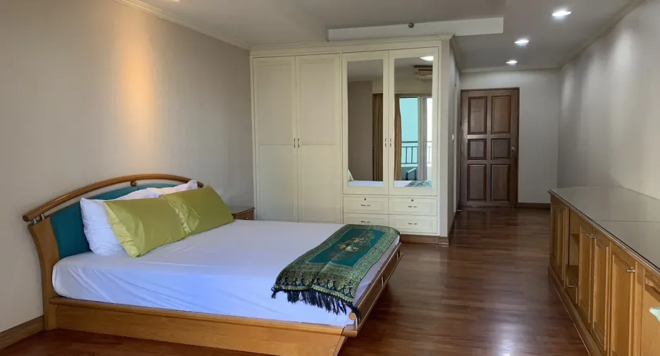 Wohnung zur Miete mit 3 Zimmer in Sathon, Bangkok
