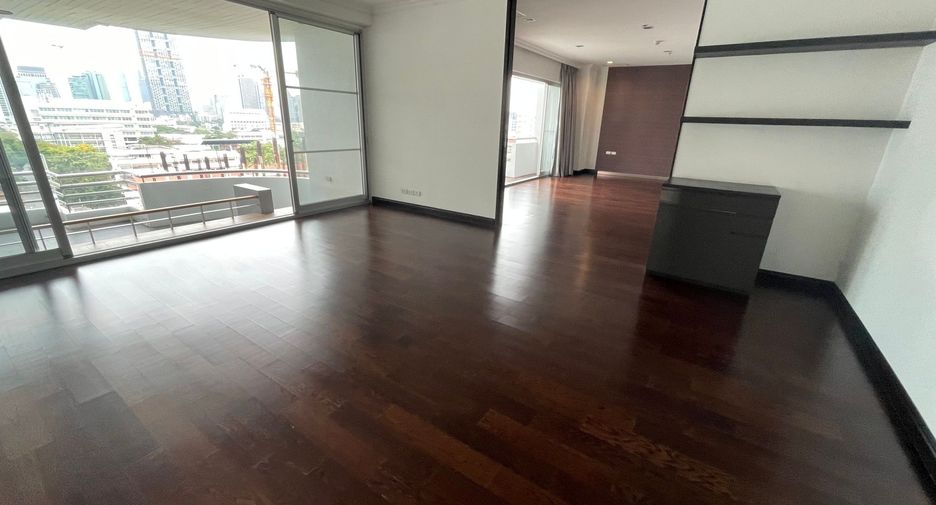 For rent 4 bedrooms apartment in Sathon, Bangkok
