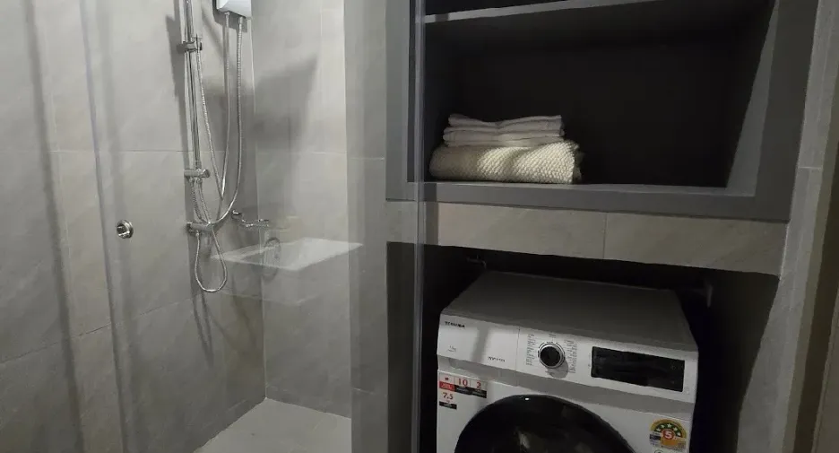 Wohnung zur Miete mit Studio in Khlong Toei, Bangkok