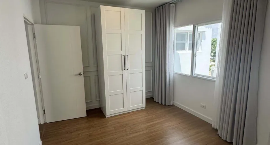 For rent 4 bedrooms house in Bang Bo, Samut Prakan