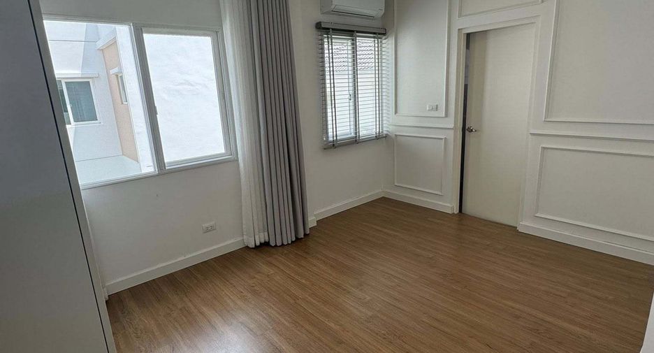 For rent 4 bedrooms house in Bang Bo, Samut Prakan