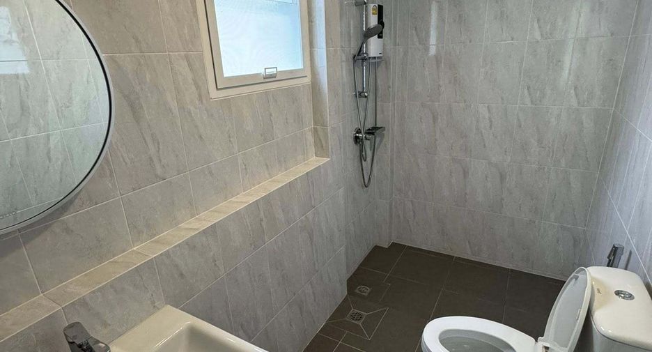 For rent 4 bedrooms house in Bang Bo, Samut Prakan