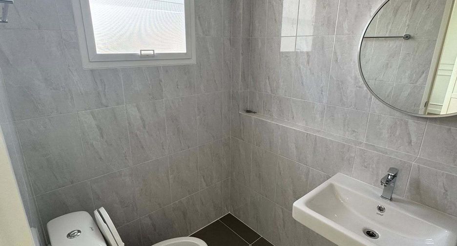 For rent 4 bedrooms house in Bang Bo, Samut Prakan