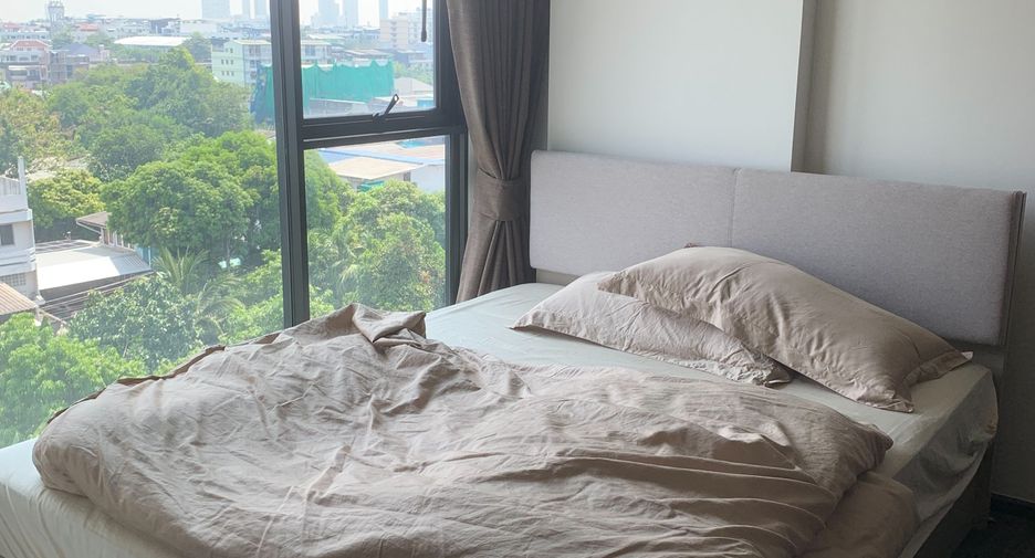 For rent studio condo in Khlong San, Bangkok