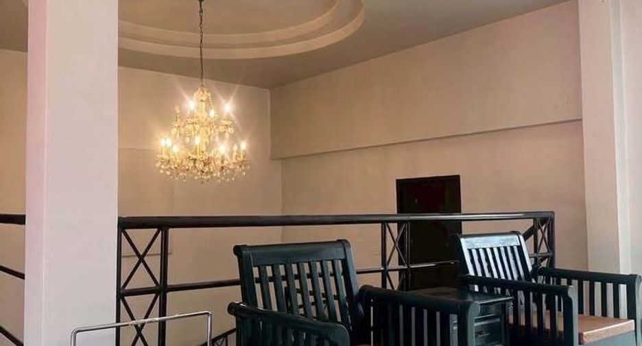 For rent 5 bedrooms house in Wang Thonglang, Bangkok