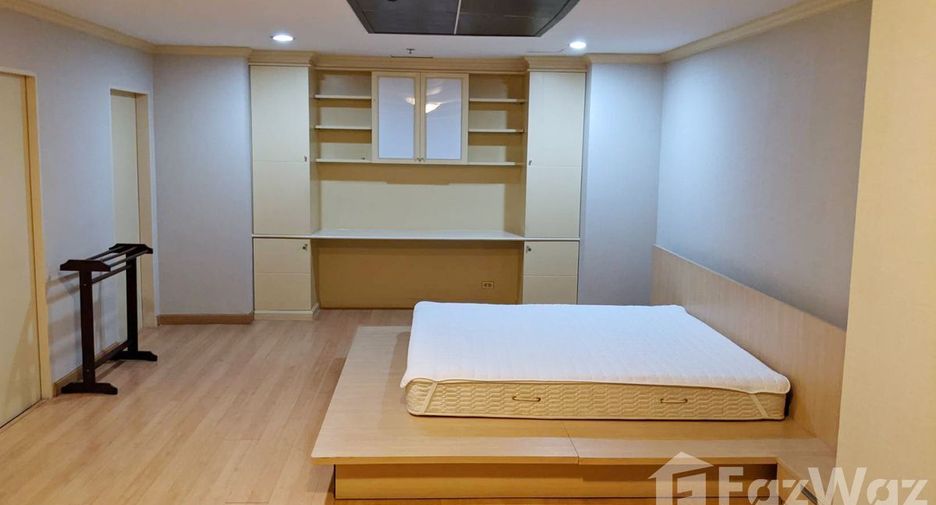 For rent 2 bedrooms condo in Pathum Wan, Bangkok