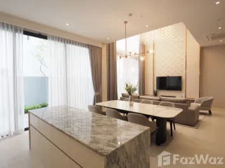 For rent 4 bedrooms house in Huai Khwang, Bangkok
