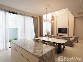 Casa en alquiler de 4 habitaciones en Huai Khwang, Bangkok
