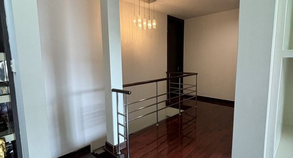 ให้เช่า 3 ห้องนอน บ้านเดี่ยว ใน บางกะปิ, กรุงเทพฯ