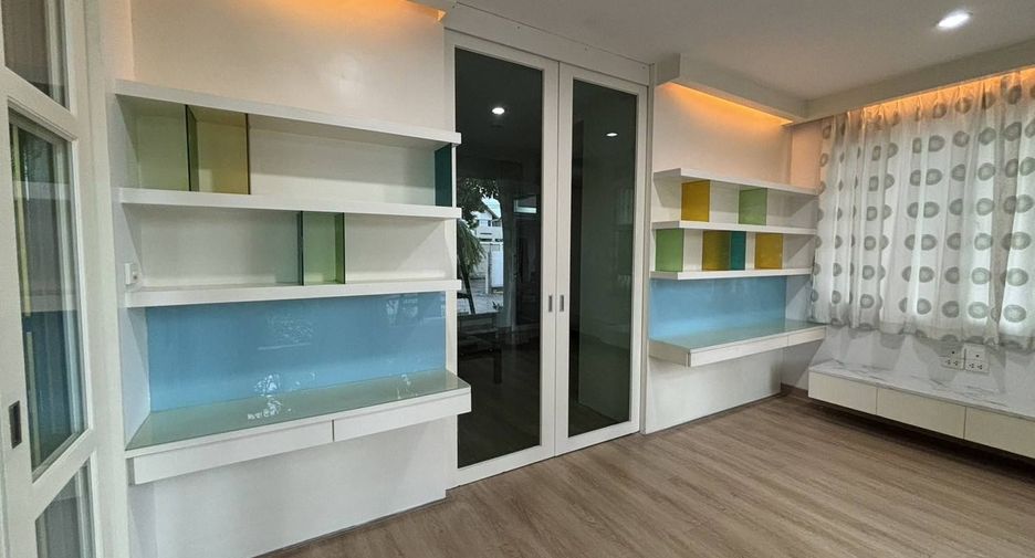 ให้เช่า 3 ห้องนอน บ้านเดี่ยว ใน บางกะปิ, กรุงเทพฯ
