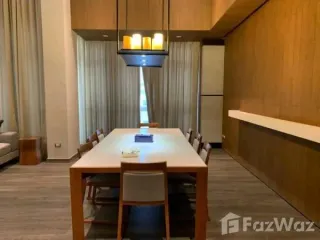 Condo en alquiler de 3 habitaciones en Khlong Toei, Bangkok