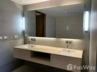 Condo en alquiler de 3 habitaciones en Khlong Toei, Bangkok