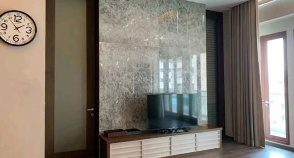For rent 3 bedrooms condo in Khlong Toei, Bangkok
