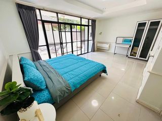 Reihenhaus zur Miete mit 4 Zimmer in Watthana, Bangkok