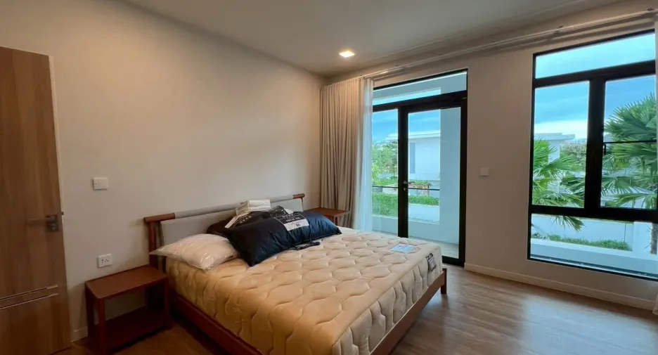 出租 4 卧室 独立屋 在 Bang Phli, Samut Prakan