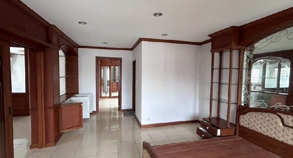 For rent 7 ベッドルーム house in Wang Thonglang, Bangkok