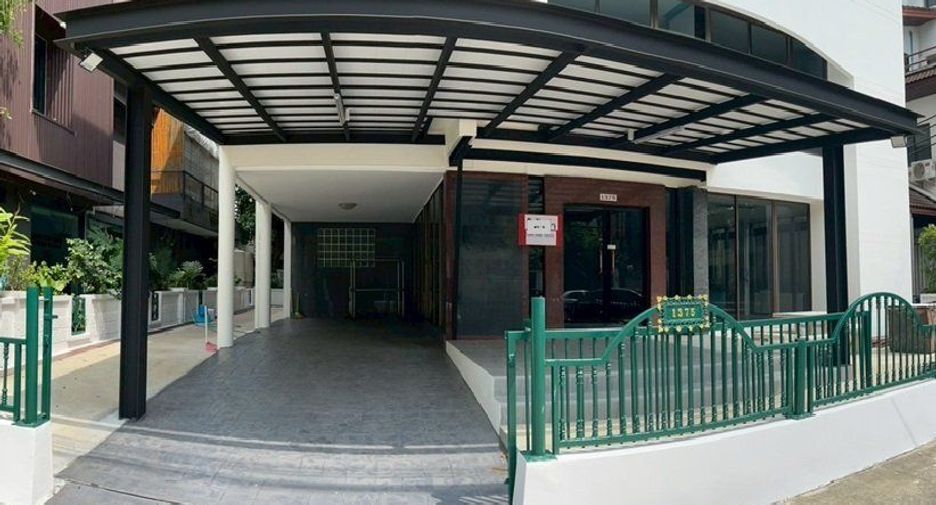 Haus zur Miete mit 7 Zimmer in Wang Thonglang, Bangkok