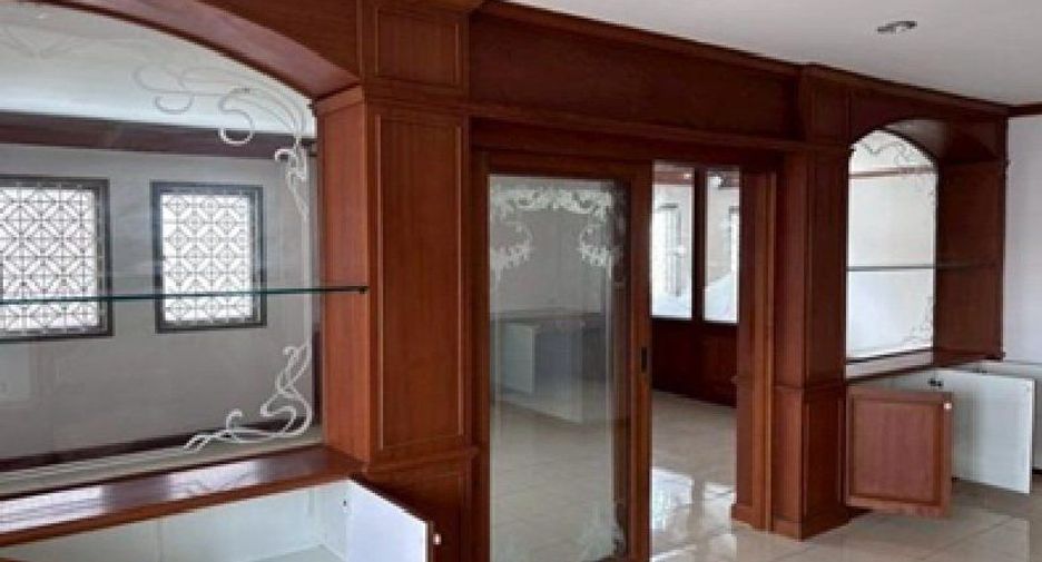 Haus zur Miete mit 7 Zimmer in Wang Thonglang, Bangkok