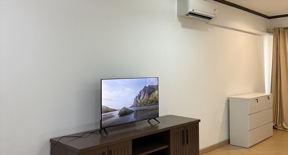For rent studio condo in Pathum Wan, Bangkok