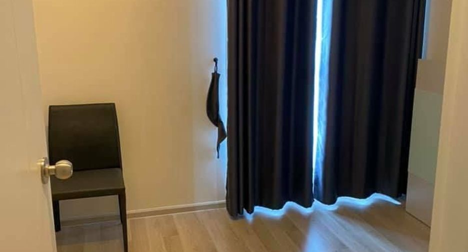 For rent 2 bedrooms condo in Huai Khwang, Bangkok