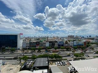 For rent 2 bedrooms condo in Huai Khwang, Bangkok