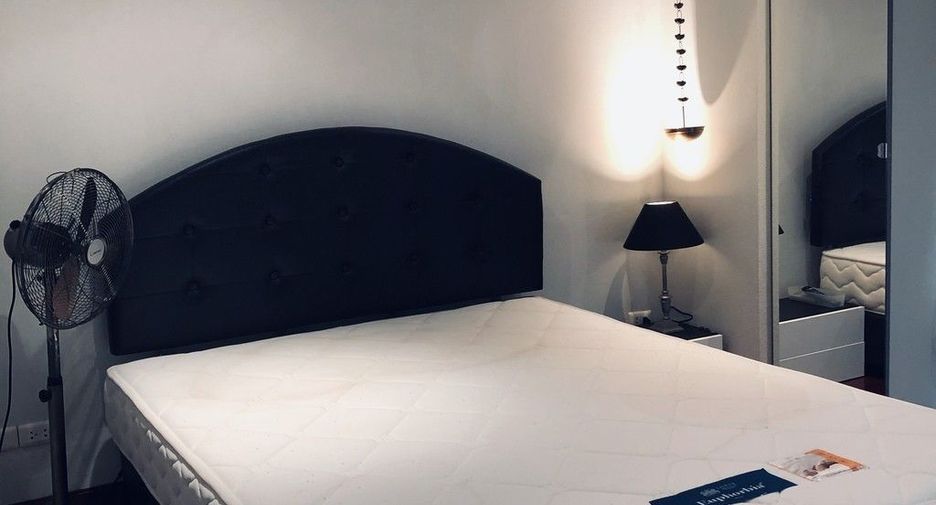 For rent 2 bedrooms condo in Watthana, Bangkok