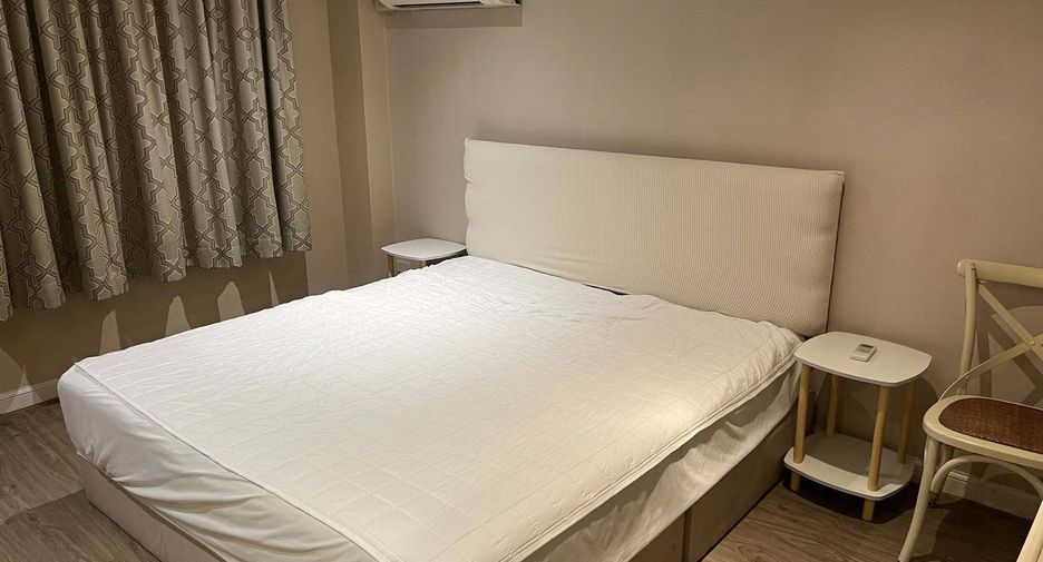 For rent 2 bedrooms condo in Watthana, Bangkok