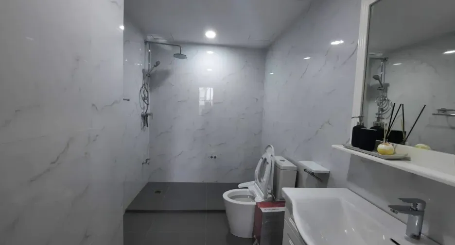 For rent 2 bedrooms apartment in Khlong Toei, Bangkok