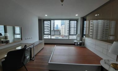 For rent 2 bedrooms apartment in Khlong Toei, Bangkok