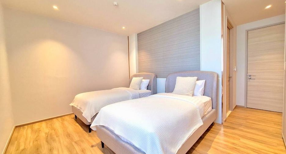 For rent 3 bedrooms condo in Mueang Samut Prakan, Samut Prakan