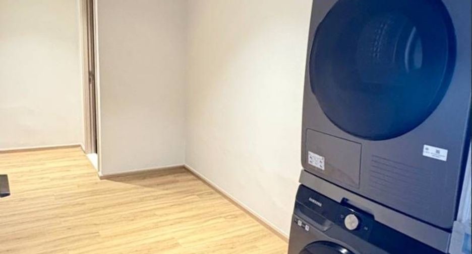 For rent 3 bedrooms condo in Mueang Samut Prakan, Samut Prakan
