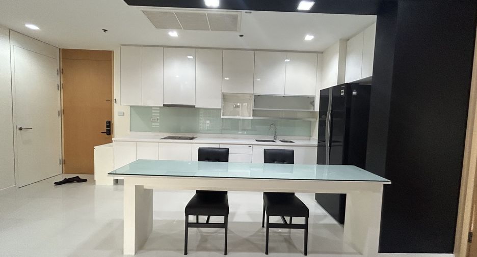 Condo en alquiler de 2 habitaciones en Sathon, Bangkok