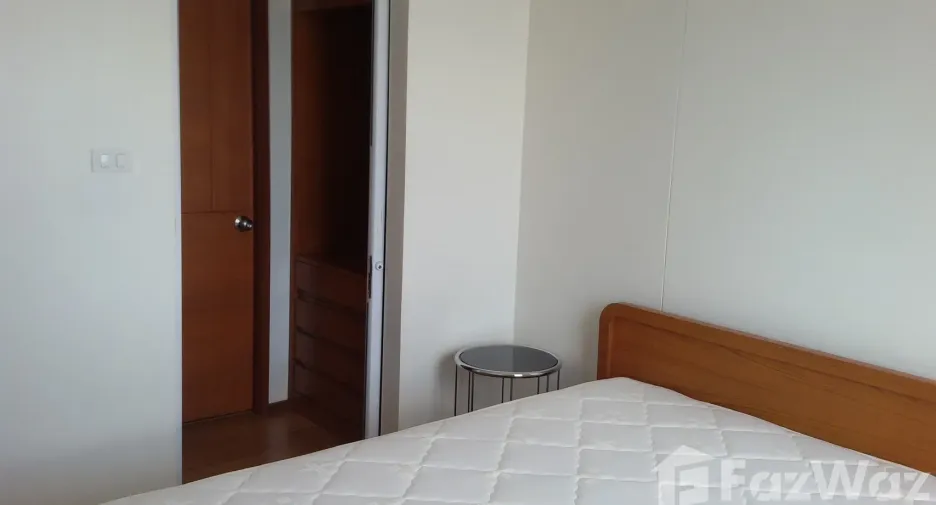 For rent 2 bedrooms condo in Khlong San, Bangkok