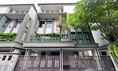 For rent 4 bedrooms house in Watthana, Bangkok
