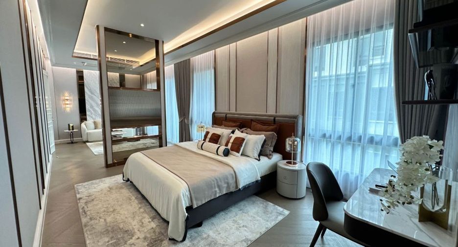 For rent 4 bedrooms house in Watthana, Bangkok