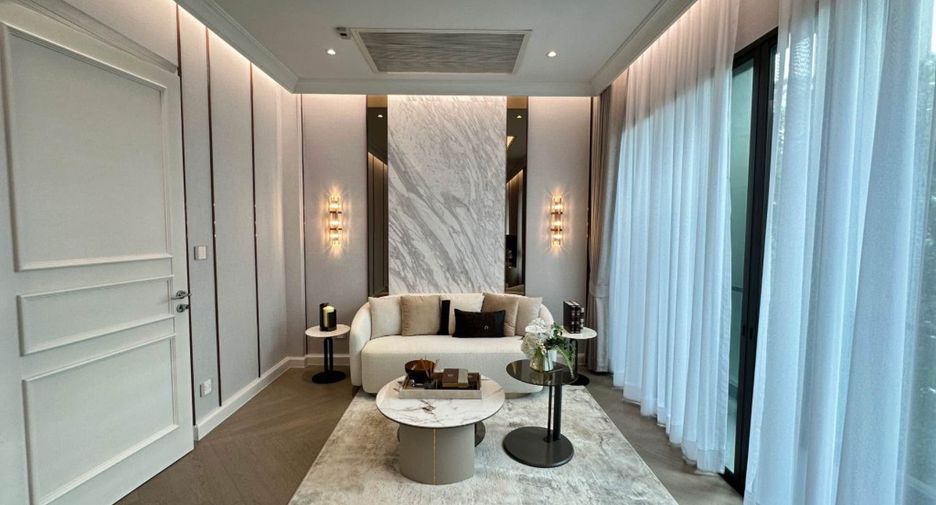 Haus zur Miete mit 4 Zimmer in Watthana, Bangkok