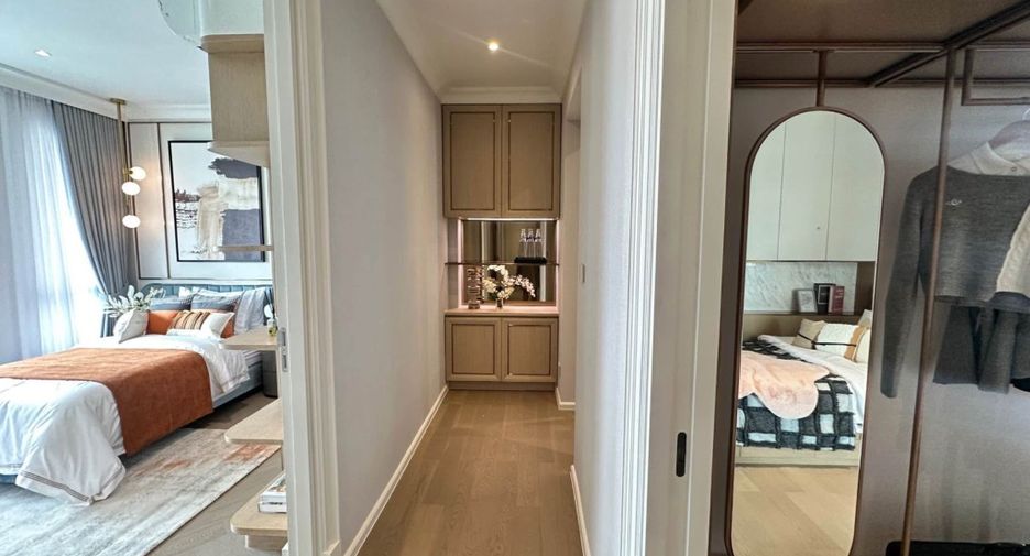 For rent 4 bedrooms house in Watthana, Bangkok