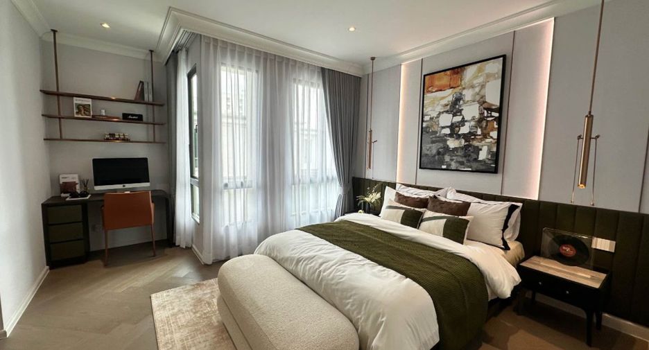 For rent 4 bedrooms house in Watthana, Bangkok