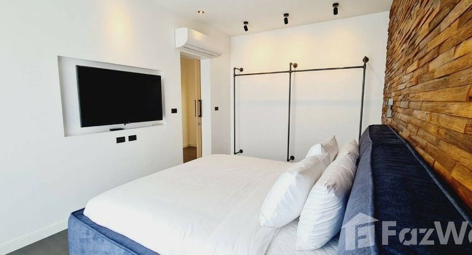 For rent 3 bedrooms condo in Watthana, Bangkok