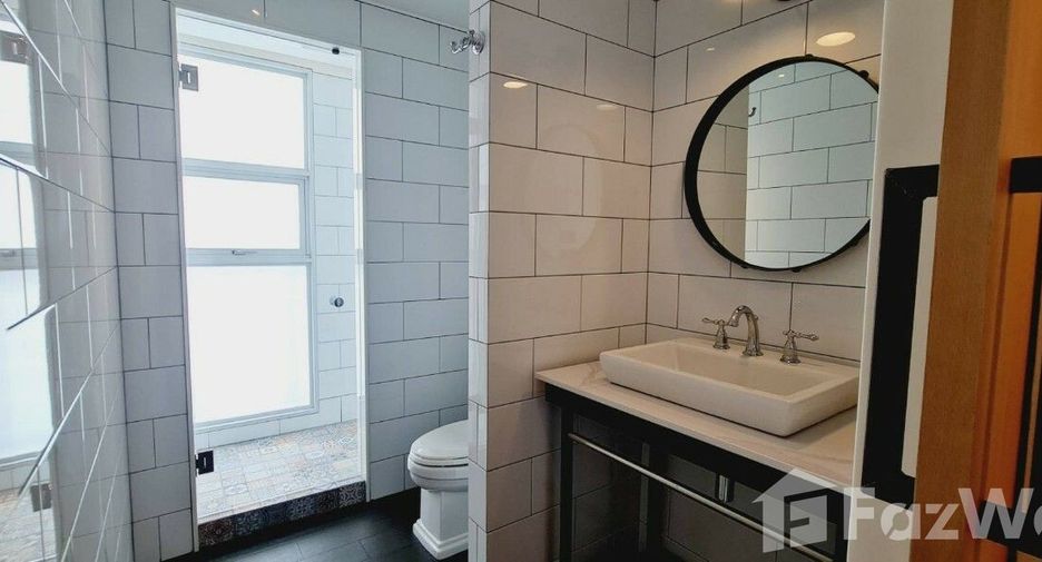 For rent 3 bedrooms condo in Watthana, Bangkok