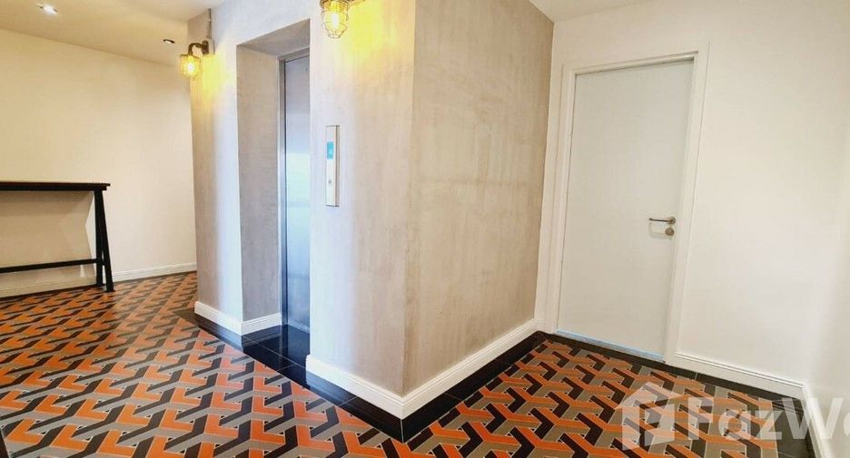For rent 3 bedrooms condo in Watthana, Bangkok