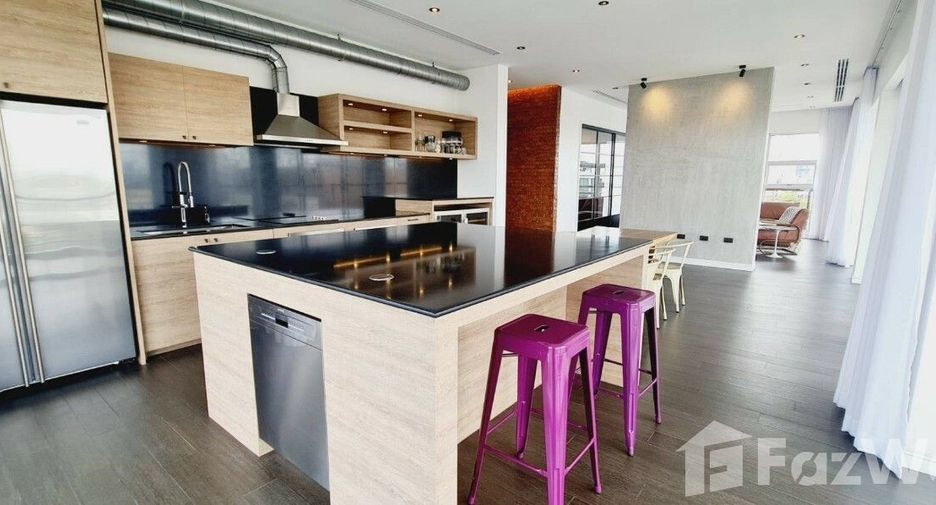 For rent 3 bedrooms condo in Watthana, Bangkok