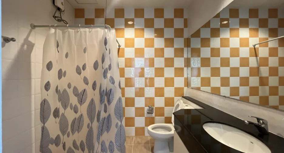 For rent 4 bedrooms house in Watthana, Bangkok