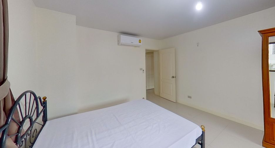 For rent 2 bedrooms condo in Sathon, Bangkok