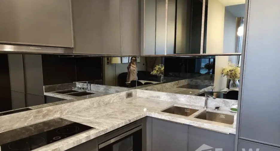 For rent 2 bedrooms condo in Phaya Thai, Bangkok