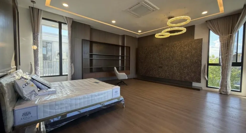 ให้เช่า 5 ห้องนอน บ้านเดี่ยว ใน สะพานสูง, กรุงเทพฯ