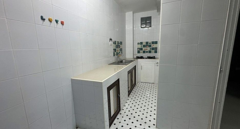 For rent 3 bedrooms townhouse in Min Buri, Bangkok