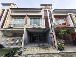 For rent 3 ベッドルーム townhouse in Min Buri, Bangkok