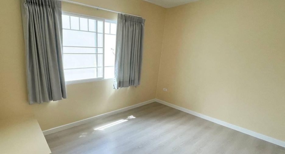 For rent 2 bedrooms townhouse in Bang Phli, Samut Prakan